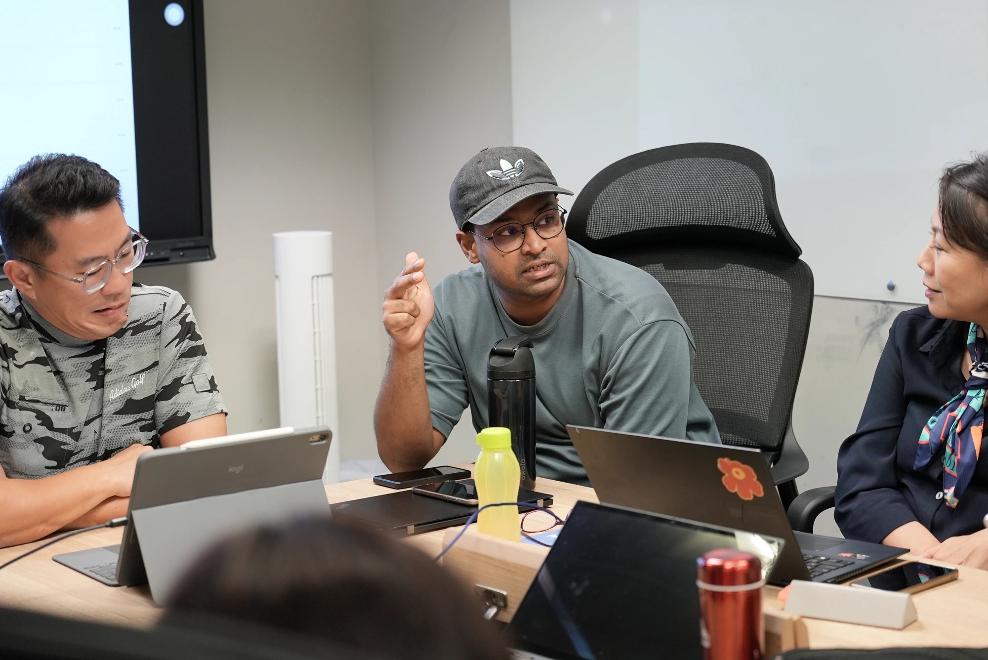 Affinity advisors sharing ideas internally